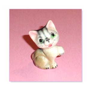 Vintage Mini Miniature Striped Cat Kitten with Raised Paw Figurine Japan?, Free Shipping