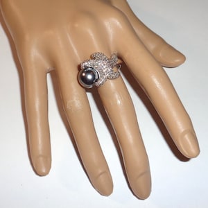 Designer Signed RSC RS Covenant Pave Rhinestone Star Fish with Simulated Gray Pearl Size 10 Ring