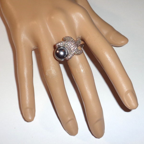 Designer Signed RSC RS Covenant Pave Rhinestone Star Fish with Simulated Gray Pearl Size 10 Ring