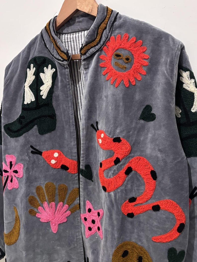 Chaqueta de terciopelo Suzani bordada, chaqueta bohemia india hecha a mano. imagen 6