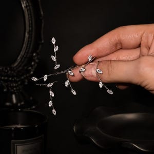 Elegant Vine-Inspired Silver Rings, Leaf Crystal Stackable Rings, Delicate Minimalist Jewelry for Women, Modern Hand Accessories