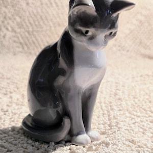 B&g Danish Porcelain Cat Figurines - Etsy