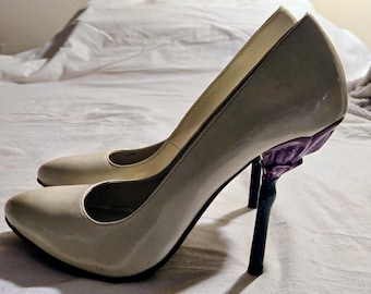 Retro "Purple Flower Stem Heel" Cream colored "glitter" pumps