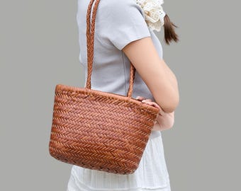 Hand Woven Leather Tote Bag Luxury Woven Shoulder Bag Bohemian Summer Handbag Artisanal Cognac Leather Purse Chic Retro Weave Everyday Tote