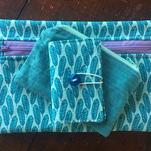 Plumas- Monedero / Bolso Organizador Set - 1 caso cosmético / lápiz, 1 monedero de monedas, 1 mini-cartera / titular de la tarjeta
