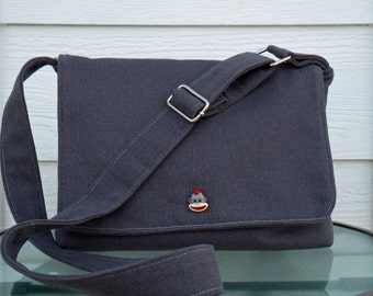 Nelson - Adjustable Cross Body Strap Mini-Messenger Travel Handbag - Gray w Monkey Lining