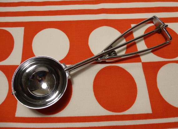 spring loaded ice cream scoop