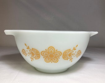 Vintage Pyrex Butterfly Gold 441 1 1/2 Pt Cinderella Nesting Mixing Bowl Clean and Glossy