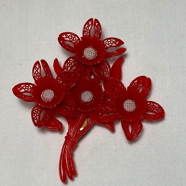 Vintage 1940's - 1950's Red & White Filigree Flower Brooch Hard Plastic "As Found"