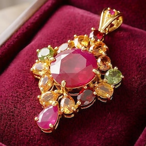 925 Sterling silver pendant, cushion ruby 10 mm, sapphire gemstone jewelry "The ruby diamond"