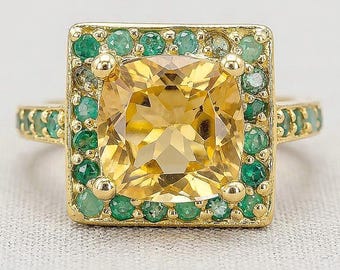 Prachtige heldere zilveren ring met natuurlijke cetrien en smaragd "Grace of the Duchess"