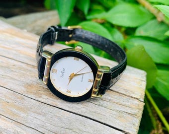 Elgin women’s Watch. Gold tone with floral pattern on strap Vintage | Accessories | Vintage Elgin Diamond Quartz Bezel  main image 4