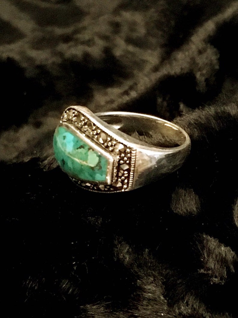 Southwestern Flair GSJ Signed Sterling Silver MarcasiteTurquoise Inlay Horseshoe Ring
