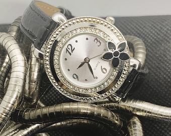 Fashion Statement Round Silver Tone/Black Enamel Flower Accent/Black Leather Women's Watch