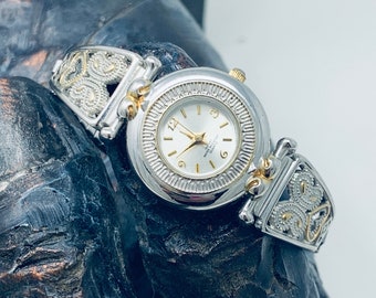 Classic Silver/Gold Round Women's Heart/Buterfly Filligree Panel Expansion Stretch Band Watch