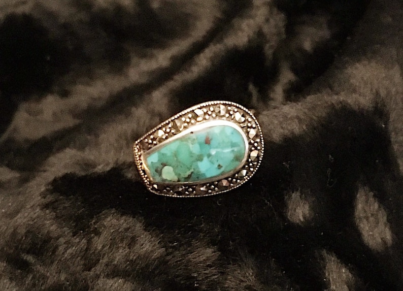 Southwestern Flair GSJ Signed Sterling Silver MarcasiteTurquoise Inlay Horseshoe Ring