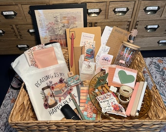 Annotated Reader Bundles | Essential, Signature & Premium Gift Sets | Book Lover Gift Boxes