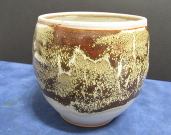 Hand thrown Japanese wood kiln art pottery Yunomi-chawan Tea cup by artist Hiroshi Ogawa