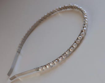 Fascia per capelli da sposa minimalista con perle d'acqua dolce, delicata fascia per capelli da matrimonio, accessorio da sposa fatto a mano