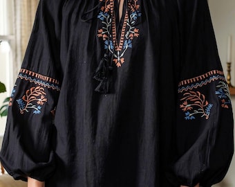 Geborduurde bohoblouse dames, losvallende boerentop met bloemen, shirt met lange mouwen en kwastje