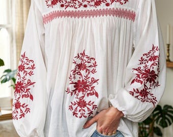Geborduurde boho-blouse, witte etnische top met bloemen, boho-top met bisschopsmouwen