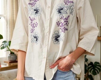 Geborduurde damesblouse, top met bloemenknoopsluiting, casual boho-shirt met halve mouw