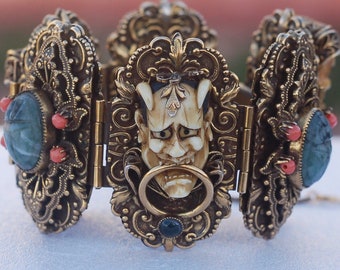 RARE J Braunstein Smiling Devil Monster Faces Scarab Ornate Gold Chunky Bracelet Vintage 1952