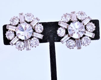 Vintage 1950s Starburst Clear Rhinestone Clip On Earrings