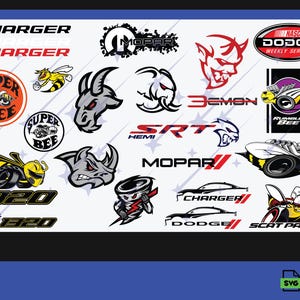 Könnte beinhalten: Eine Sammlung von Grafiken und Logos zum Thema Automobil, darunter "CHARGER", "SUPER BEE" und "MOPAR". Die Designs zeigen stilisierte Tiere, Rennstreifen und Textelemente in Rot, Schwarz und Gelb.
