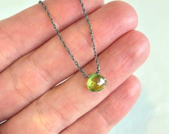 Vintage Necklace Sterling Silver Peridot Briolette Pendant Green Dainty Rope