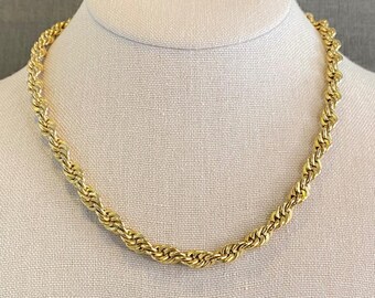 Collana vintage Monet con catena a corda color oro e dettaglio a nappina, 38 cm, stile metà secolo.