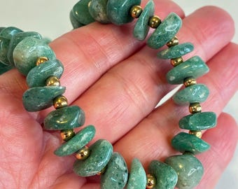 Vintage Aventurine Necklace Green Stone Polished Chip Gold Tone Bead 18" Estate