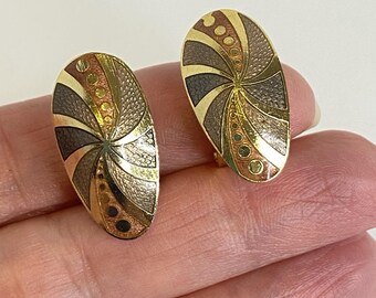 Orecchini vintage spagnoli in damasco con decorazioni a spirale color oro e smalto, chiusura a clip, 2,5 cm, stile modernista.