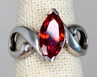 Anello vintage in argento sterling 925 con vetro marquise rosso e simbolo dell'infinito, misura 6.25.