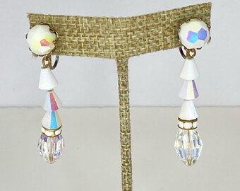 Orecchini pendenti vintage in vetro sfaccettato con motivo Aurora Boreale Bianco, a clip