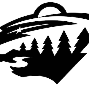 Könnte beinhalten: Schwarz-weißes Logo mit einem stilisierten Wolfskopf, in dem sich ein Wald und ein Fluss befinden. Über dem Wolf befinden sich eine Sonne und ein Sternschnuppe. Das Design ist eine Silhouette mit einer modernen Ästhetik.