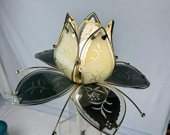 Vintage hollywood regency lotus flower lamp smoked etched glass lucite acrylic