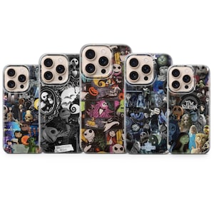 Puede incluir: Cinco fundas para teléfono con diseños de películas de Tim Burton, incluyendo "Pesadilla antes de Navidad". Las fundas tienen bordes transparentes y muestran gráficos coloridos con personajes y escenas.