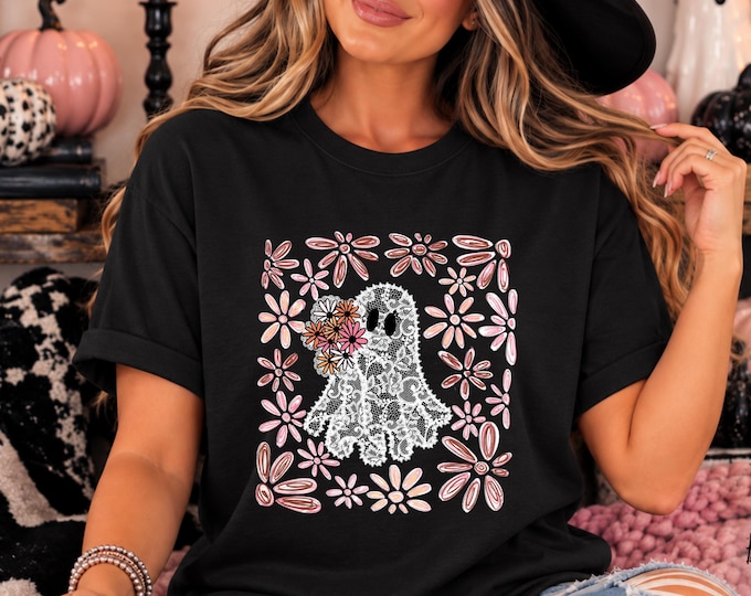 Floral Lace Ghost Shirt, Boho Halloween Tee, Vintage Daisy Graphic, Cute Spooky Season Top, Coquette Fall Aesthetic, Feminine Gothic T-Shirt