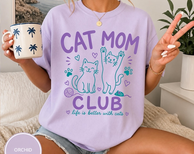 Cat Mom Club T-Shirt | Cute Kittens Paw Hearts