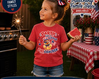 Maglietta unisex a maniche corte "Party Like a Little Firecracker" disponibile nelle taglie per bambini e ragazzi, magliette coordinate per tutta la famiglia, Giorno dell'Indipendenza