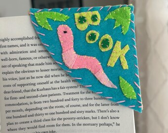 Corner Cover Bookmark "Book Worm" 2