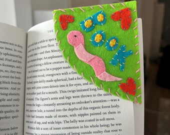 Corner Bookmark "Book Worm" 3