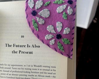 Corner Cover Bookmark Floral