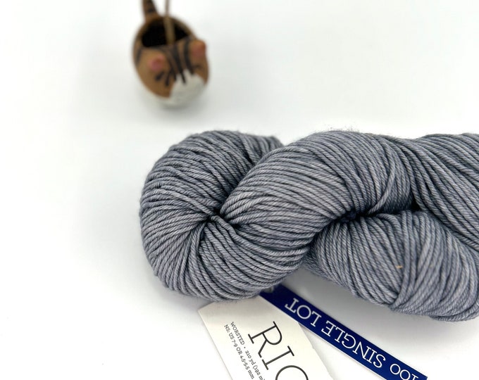 Malabrigo Rios Yarn + Hat Knitting Pattern, Worsted- 100% Merino Wool, no dye lot, Gray with subtle blue hue