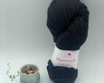 Mammoth Baah Yarn, Super Bulky, 100%  Merino Wool, Single Ply, Black pearl, Superwash