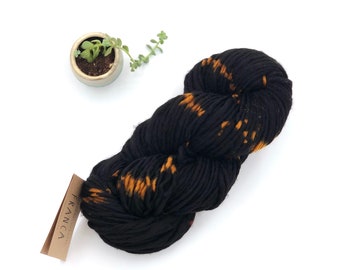 Franca Yarn by Manos del Uruguay, light Super Bulky, 100% Superwash Merino Wool, Gold drop, Gold and black Merino Yarn