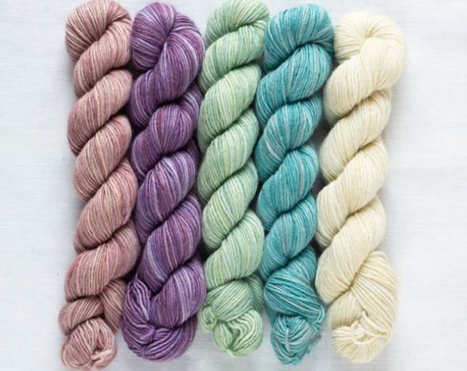 Manos del Uruguay Fino mini skein kit, Henrietta, merino and silk