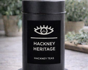 Hackney Heritage Bold svart teblandning, måttlig koffeinhalt, 100 g burk, Assam och Keemun med tranbär