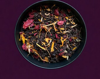Cherry Velvet Ceylon svart teblandning, måttligt koffein, 100 g burk, körsbärs- och marsipantoner